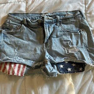 Old navy USA jean shorts!! (Size 0)